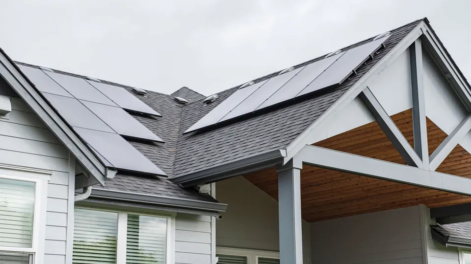 Solar panels on the roof of an Oregon home